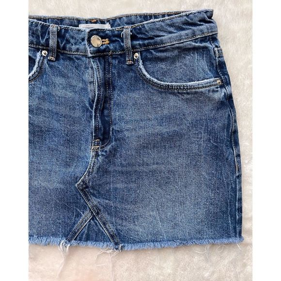 Trafaluc by Zara Authentic Denim by TRF Distressed Frayed Raw Hem Mini Skirt - Picture 11 of 16